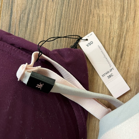 **NWT** Victoria’s Secret Body by Victoria Bra Set of 2 38C - Picture 5 of 8